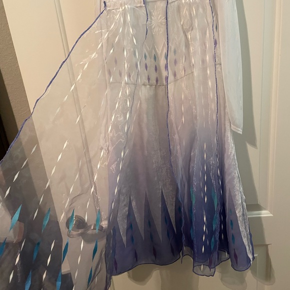 Prestige Disney Elsa costume - Picture 1 of 3